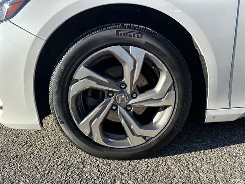 Used 2018 Honda Accord EX image 11