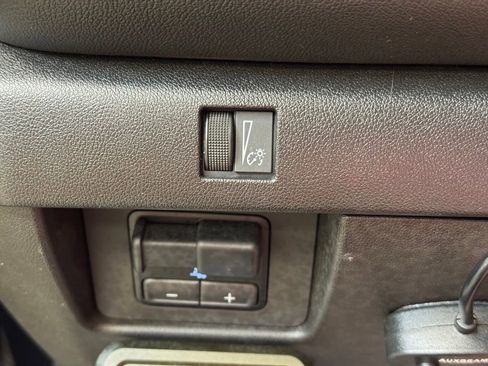 Used 2023 Chevrolet Colorado LT w/ LT Convenience Package III AWD/4WD image 31