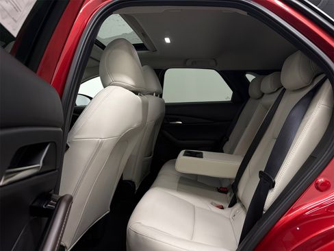 Certified 2025 MAZDA CX-30 AWD 2.5 S w/ Premium Package image 17