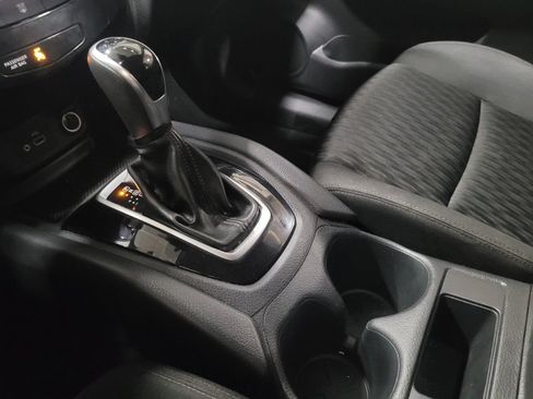 Used 2019 Nissan Rogue S AWD/4WD image 26