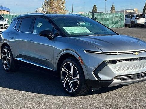 New 2026 Chevrolet Equinox EV LT image 3