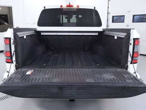 Used 2024 Nissan Frontier SV w/ SV Convenience Package image 14