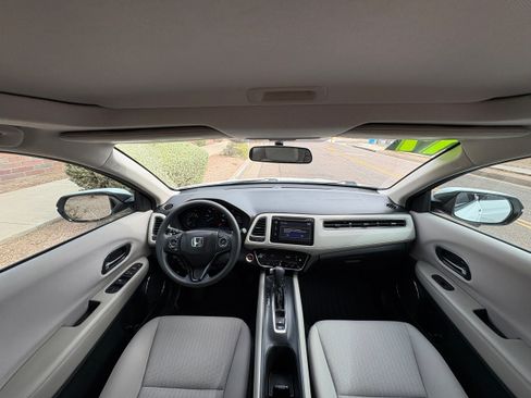 Used 2017 Honda HR-V EX image 13