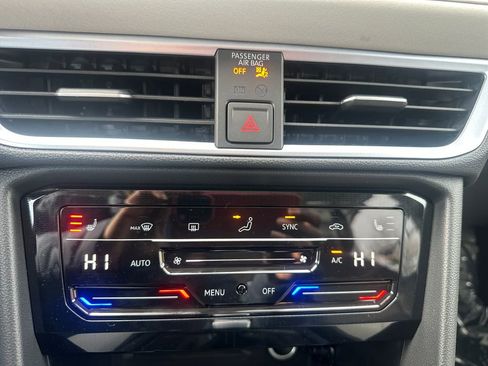 New 2026 Volkswagen Taos SE image 11