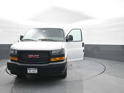 New 2026 GMC Savana 3500 Extended image 3