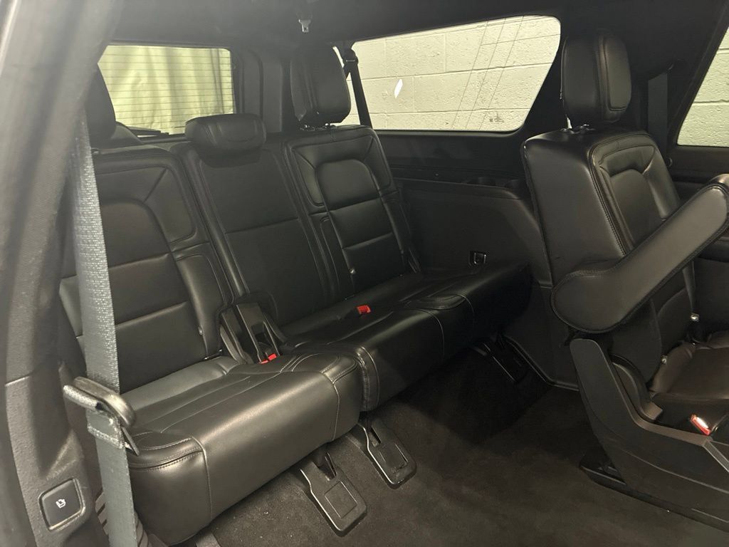 Used 2019 Lincoln Navigator L Reserve w/ Cargo Package AWD/4WD image 13