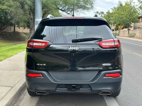 Used 2017 Jeep Cherokee Latitude w/ Cold Weather Group AWD/4WD image 7