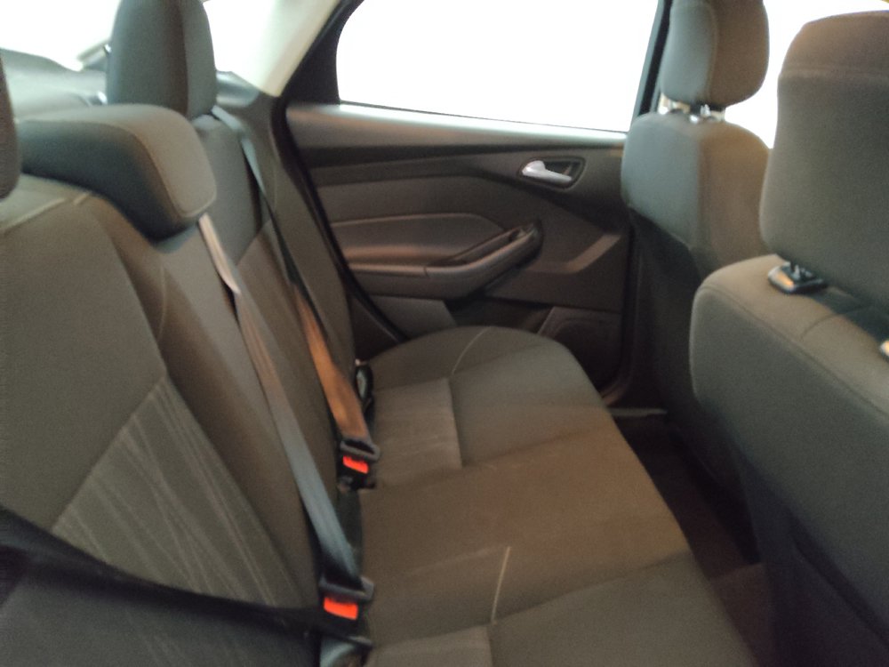 Used 2018 Ford Focus SE FWD image 19