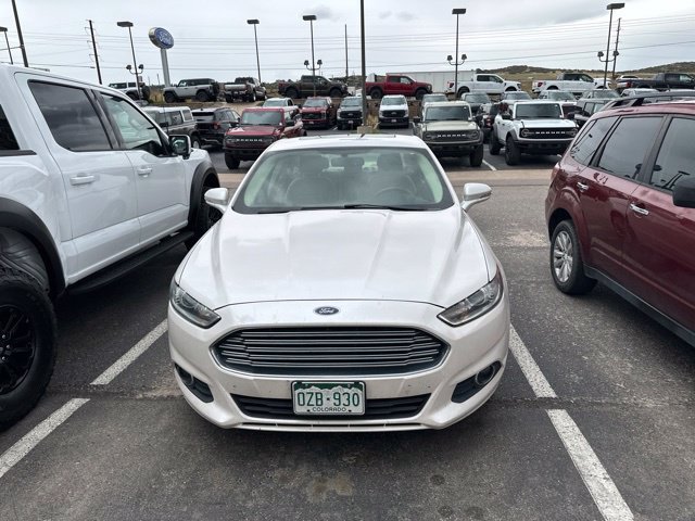 Used 2016 Ford Fusion SE w/ Equipment Group 202A FWD image 2
