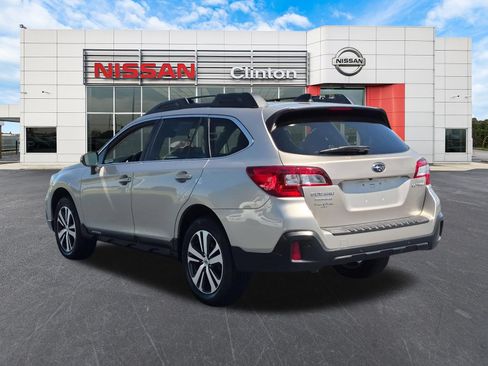 Used 2018 Subaru Outback 2.5i Limited AWD/4WD image 5