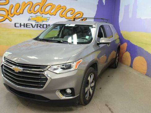 Used 2019 Chevrolet Traverse LT w/ LT Premium Package AWD/4WD image 4