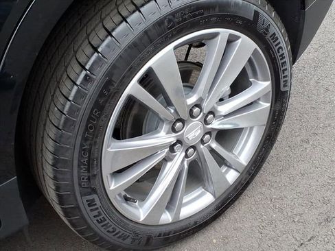 Certified 2025 Cadillac XT5 Premium Luxury image 9