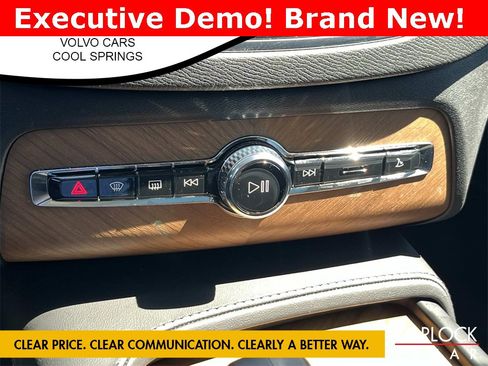 Used 2025 Volvo XC90 T8 Plus w/ Protection Package Premier image 35