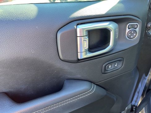 Used 2021 Jeep Wrangler Unlimited Sahara image 22