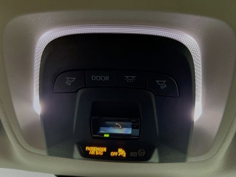 Used 2025 Toyota Corolla LE image 21