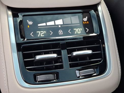 New 2026 Volvo XC90 B6 Plus w/ Protection Package Premier image 7