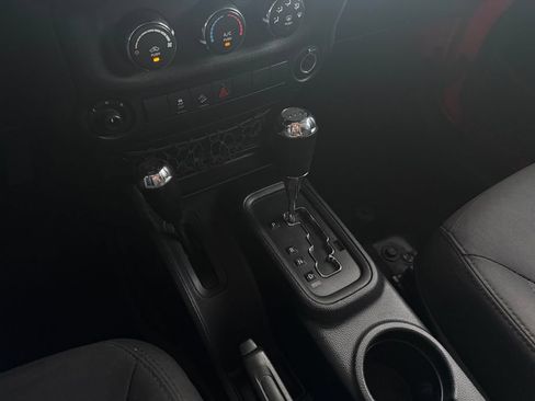 Used 2018 Jeep Wrangler Unlimited Sport S AWD/4WD image 27