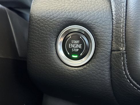 Used 2021 GMC Yukon XL Denali w/ Denali Premium Package image 23