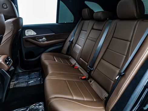 Certified 2025 Mercedes-Benz GLE 450 4MATIC image 9