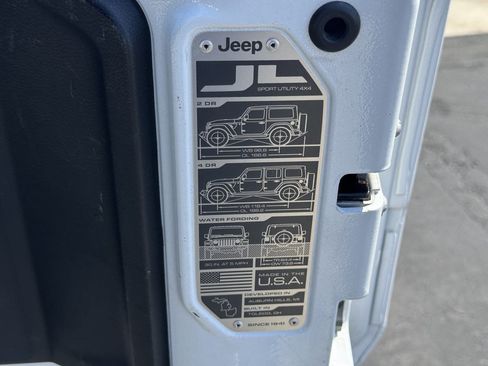 Used 2019 Jeep Wrangler Unlimited Sport S AWD/4WD image 14