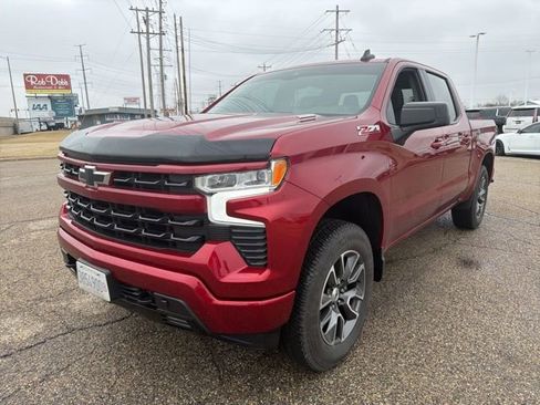 Used 2024 Chevrolet Silverado 1500 RST image 3