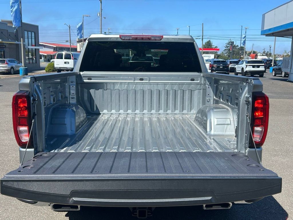 New 2026 GMC Sierra 1500 SLE w/ X31 Off-Road Package AWD/4WD image 12