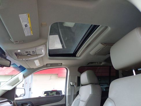 Used 2015 Chevrolet Suburban LTZ image 26