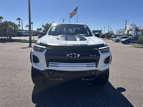 Used 2024 Chevrolet Colorado ZR2 w/ ZR2 Convenience Package III image 9