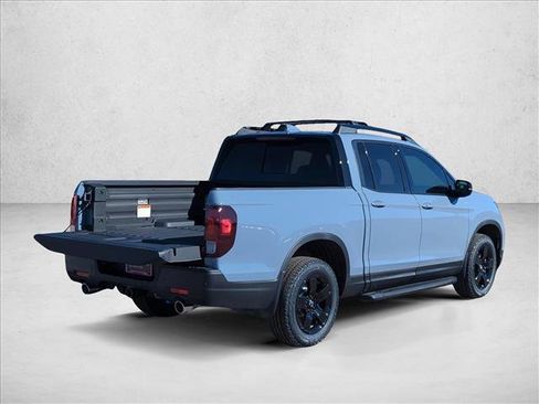New 2026 Honda Ridgeline Black Edition image 2