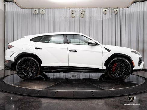Used 2026 Lamborghini Urus SE AWD/4WD image 15