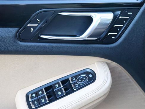 Used 2018 Porsche Macan S image 29