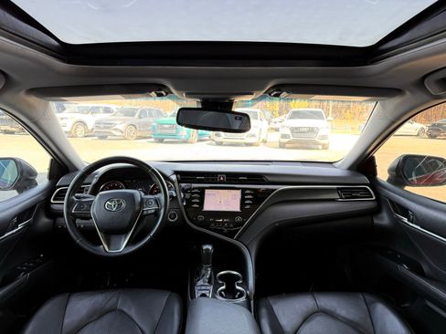 Used 2018 Toyota Camry XSE FWD image 2