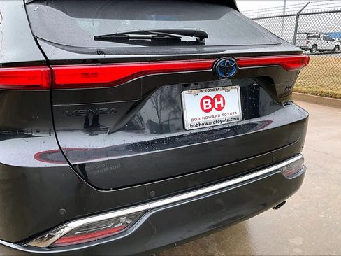 Used 2023 Toyota Venza Nightshade image 29