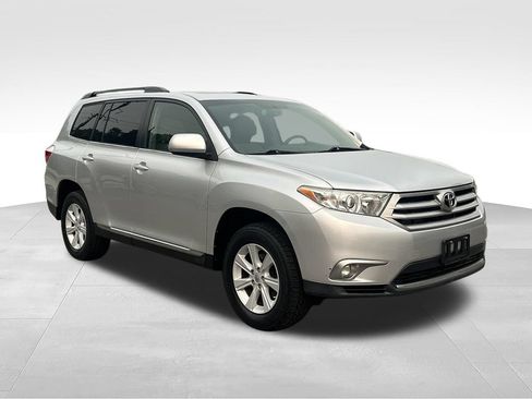 Used 2013 Toyota Highlander SE AWD/4WD image 1