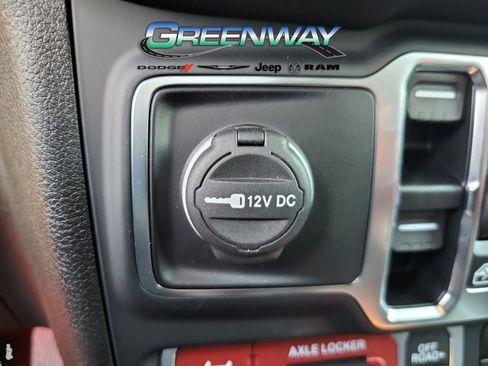 Used 2025 Jeep Wrangler Unlimited Sport AWD/4WD image 21