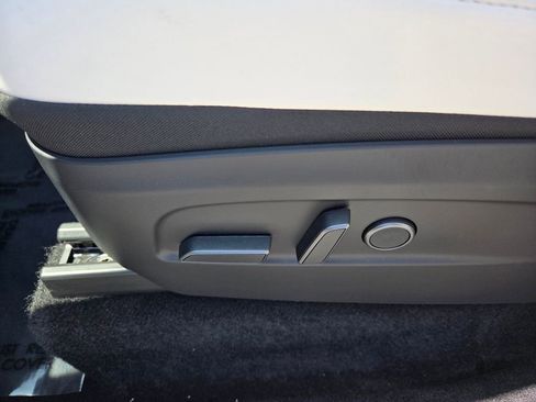 Used 2026 Tesla Model Y 2WD image 5