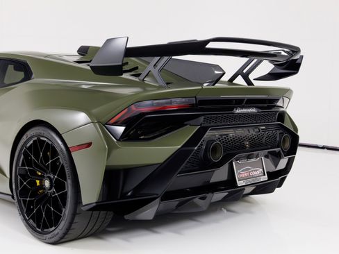 Used 2022 Lamborghini Huracan STO image 61