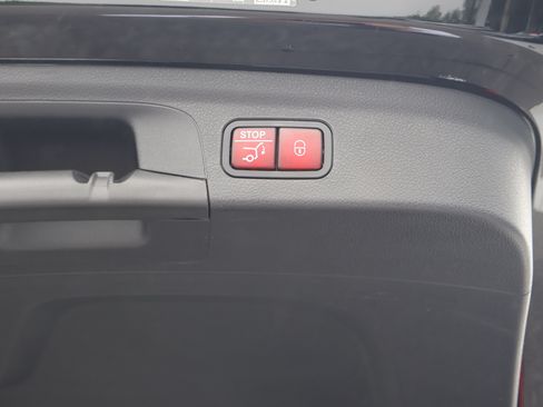 Certified 2025 Mercedes-Benz GLE 450 4MATIC image 23