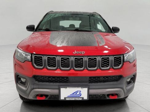 Used 2025 Jeep Compass Trailhawk AWD/4WD image 13