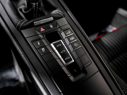 Used 2018 Porsche 911 Carrera T RWD image 17