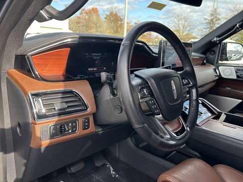 Certified 2022 Lincoln Navigator Reserve image 21