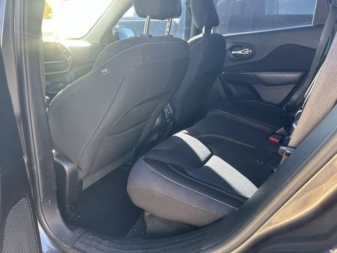 Used 2016 Jeep Cherokee Latitude image 7