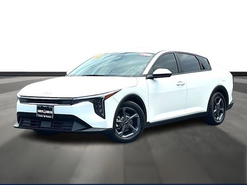 Used 2025 Kia K4 FWD image 1
