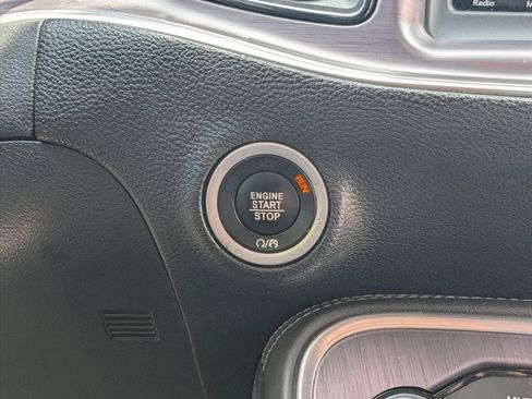 Used 2018 Dodge Challenger SXT RWD image 17