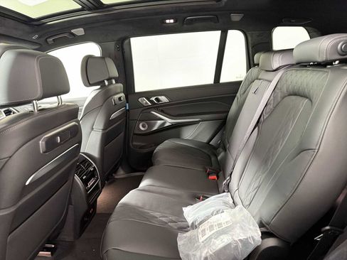 New 2026 BMW X7 M60i image 19