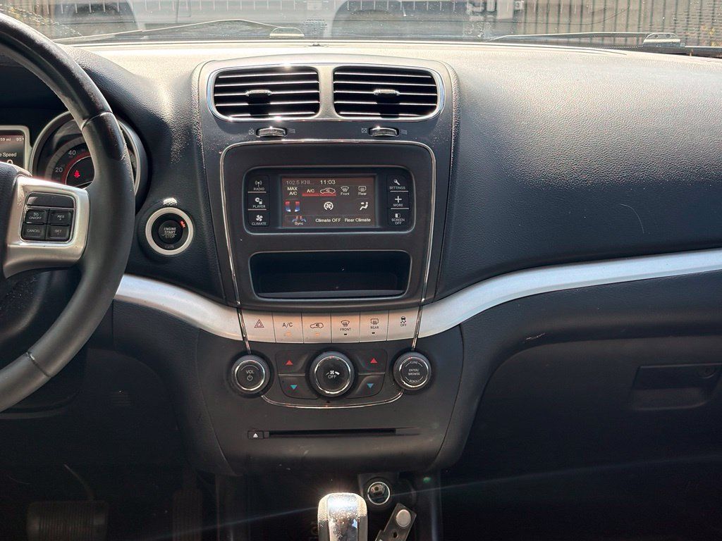 Used 2020 Dodge Journey SE w/ SE Popular Equipment Group FWD image 14