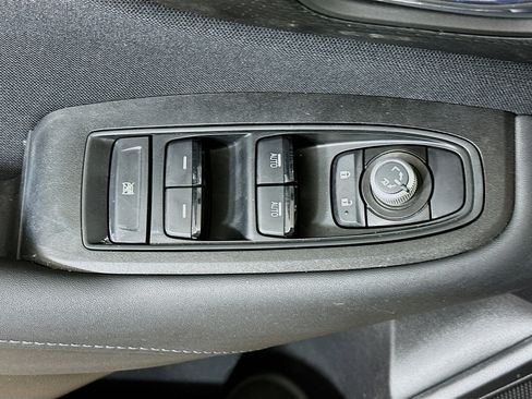 Used 2025 Subaru Outback Premium image 15