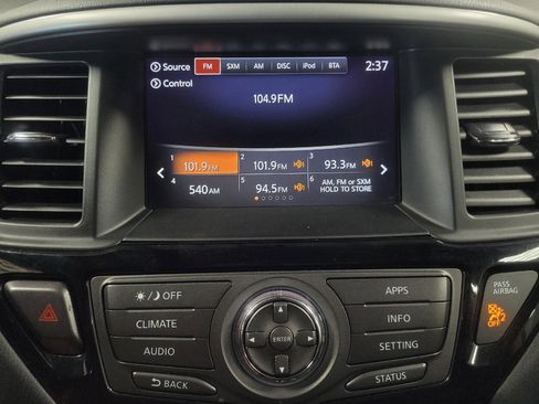 Used 2020 Nissan Pathfinder S FWD image 25