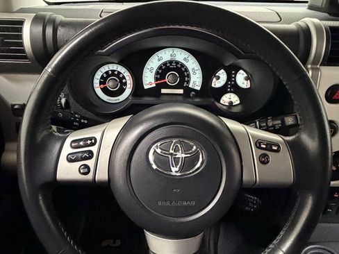 Used 2014 Toyota FJ Cruiser 4WD w/ Upgrade Package image 15