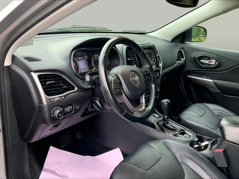 Used 2019 Jeep Cherokee Limited FWD image 16